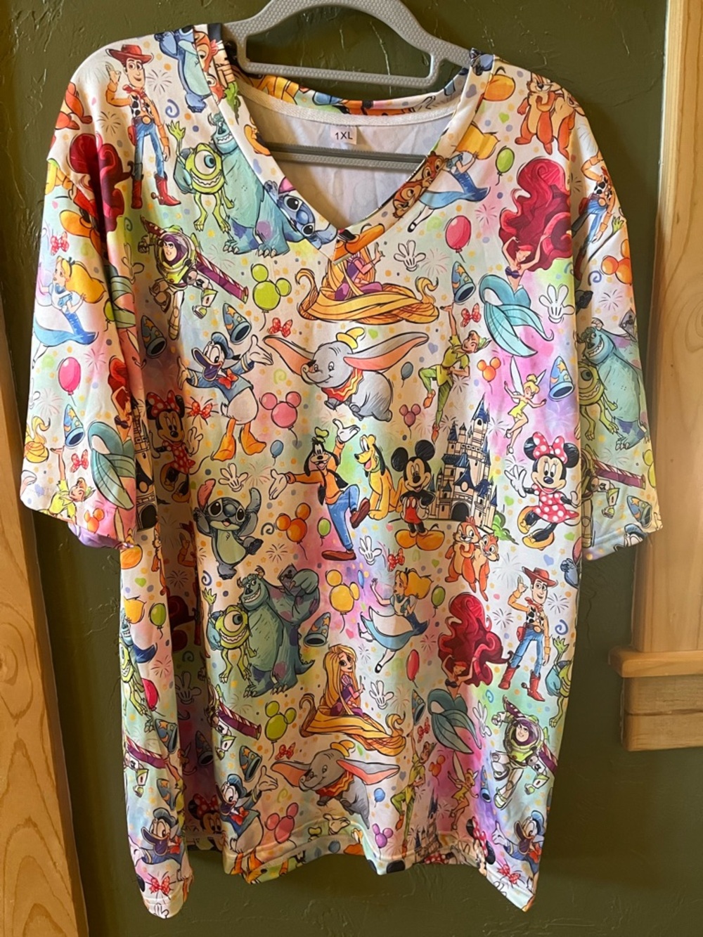 Disney fun print size 1XL. Soft and colorful.